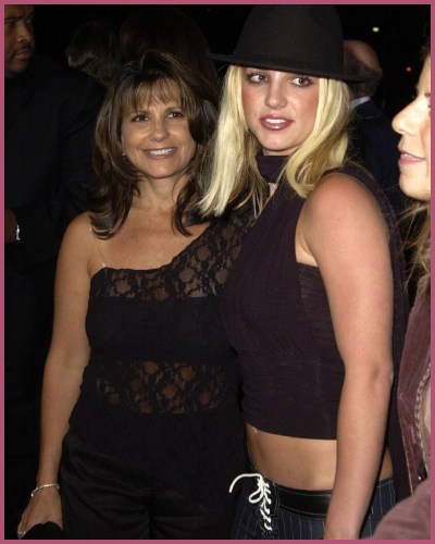 Britney Spears Reunites With Her Estranged Mom Lynne Spears After Years-Long Trouble! – Married Biography