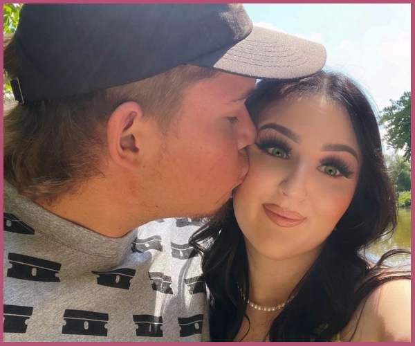 TikToker Mikayla Nogueira announced her wedding to fiance Cody Hawken ...