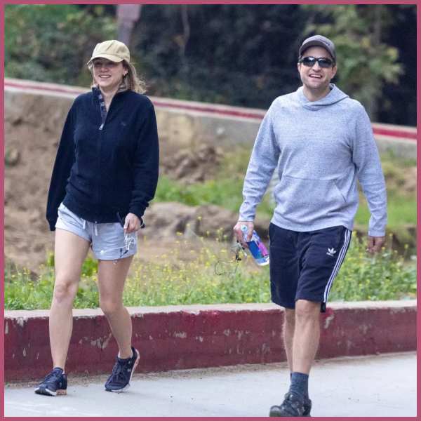 Suki Waterhouse and Boyfriend Robert Pattinson Expecting First Child Together Suki Waterhouse announced her pregnancy during her stage performance at the Corona Capital Festival