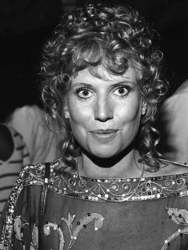 General Hospital star Leslie Charleson passed away at 79 Leslie Charleson began her acting career as a child while in high school