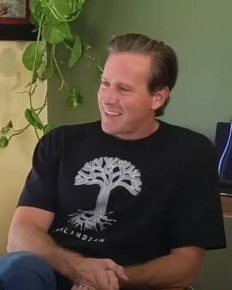 Armie Hammer reveals his experiment of dating a man!