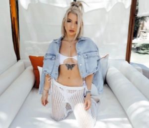 Mia Stammer