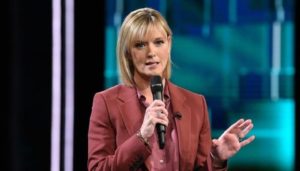 Julie Etchingham