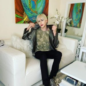 Oli London