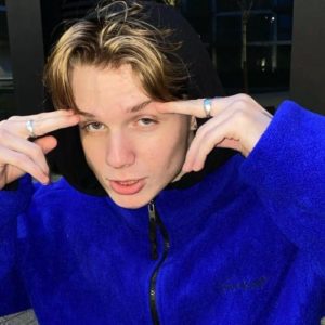 Lewis Sharp