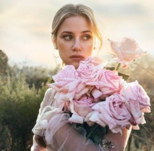 Lili Reinhart