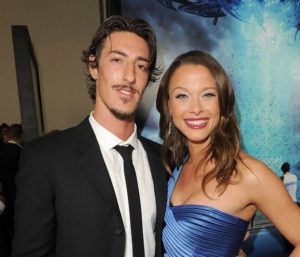 Scottie Thompson (Actress)